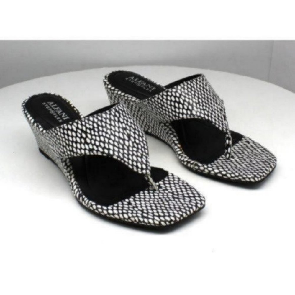 Alfani Step 'N Flex Andersonn Thong Wedge Sandals Women's (size 7)